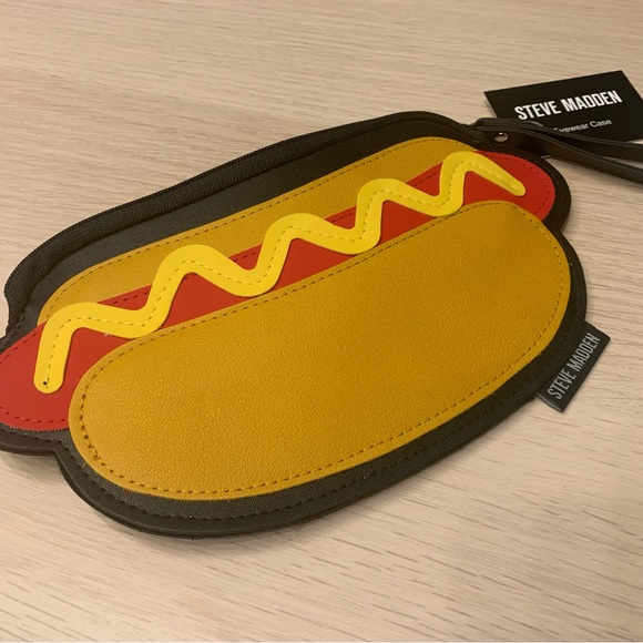 NWT Hotdog Eyeglass Case/Wristlet: Steve Madden - Picture 1 of 8